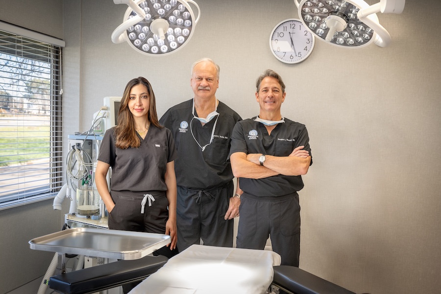doctors in sugery room
